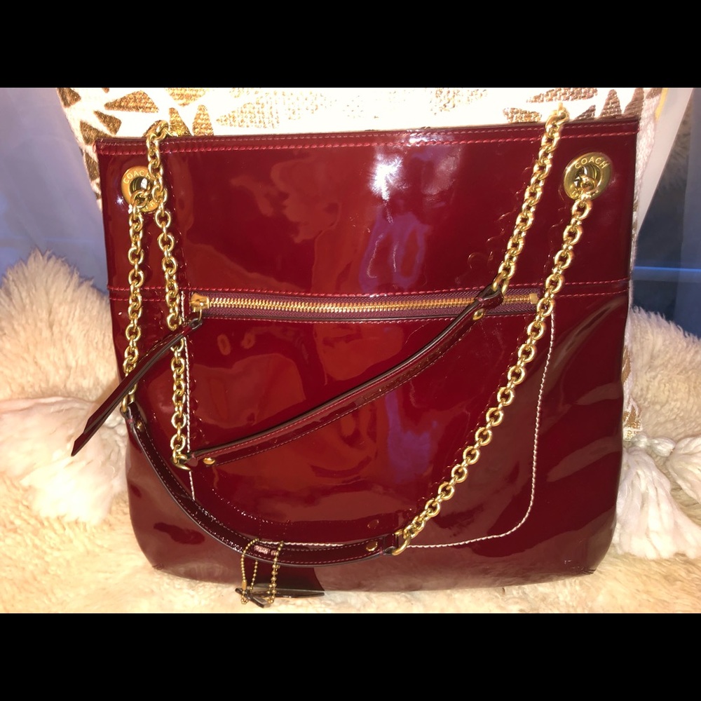 Wine red vernis CoachSOLD